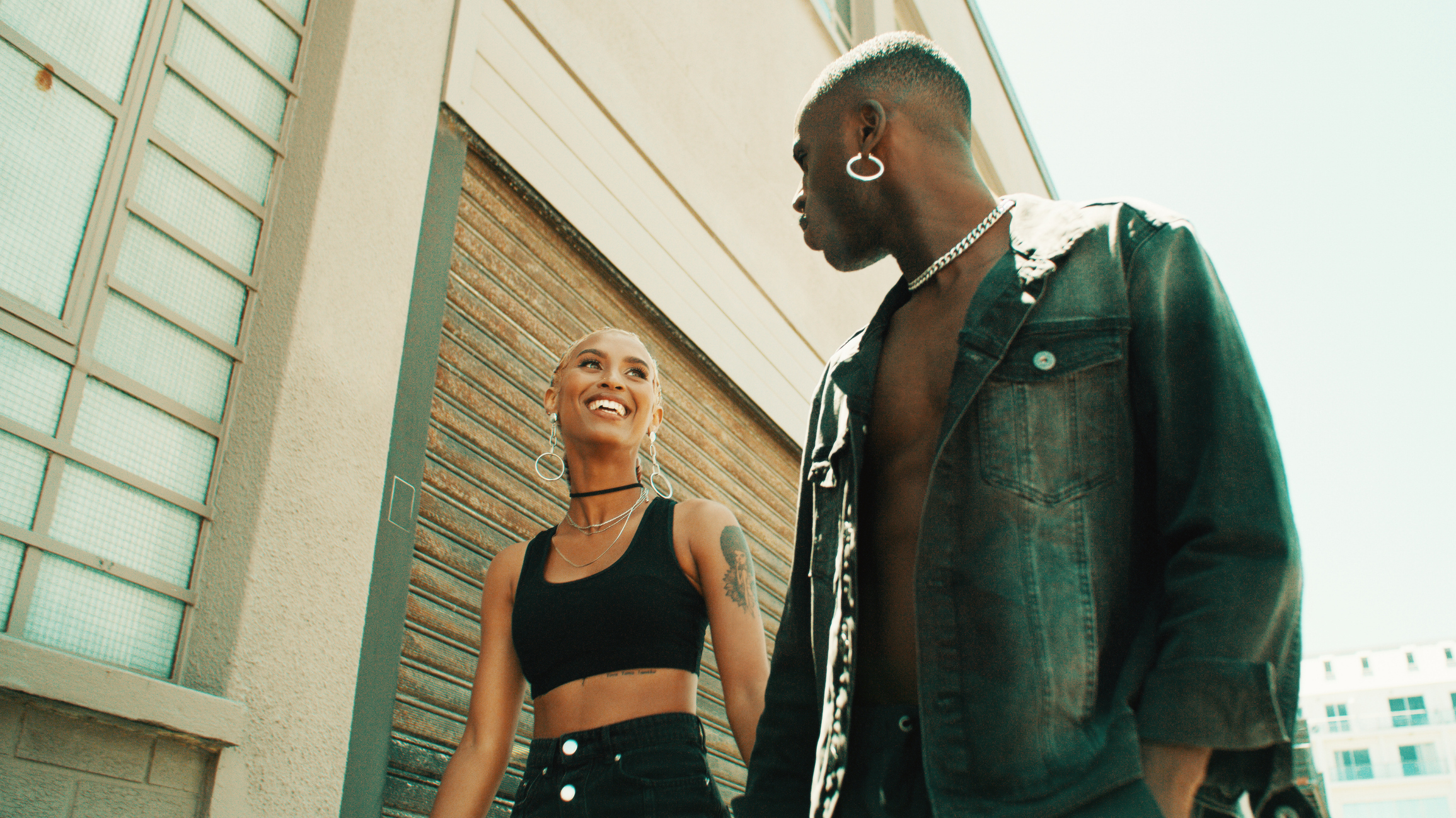 Survey: Flattery or Red Flag? How Compliments Shape Modern Dating